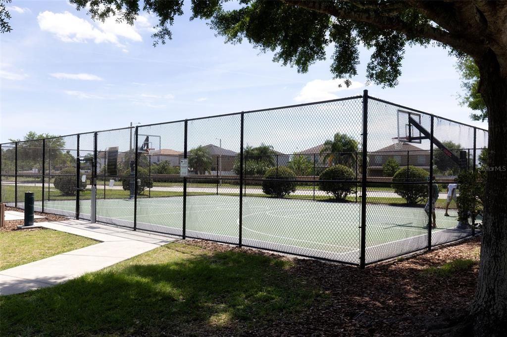 For Sale: $390,000 (4 beds, 2 baths, 1922 Square Feet)