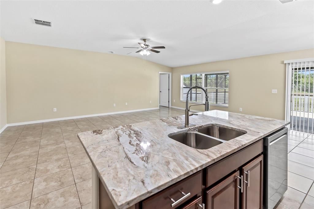 For Sale: $390,000 (4 beds, 2 baths, 1922 Square Feet)