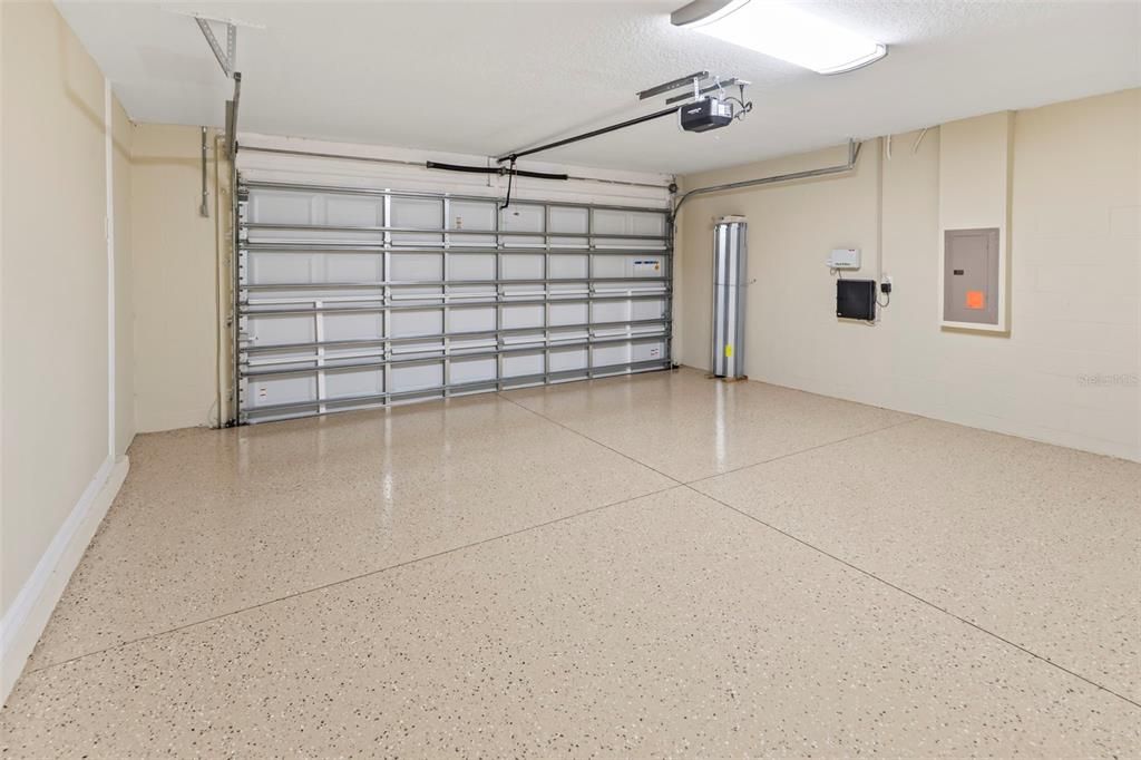 For Sale: $390,000 (4 beds, 2 baths, 1922 Square Feet)