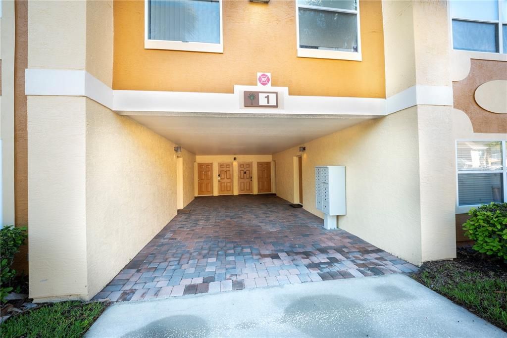 For Rent: $1,400 (2 beds, 2 baths, 1050 Square Feet)