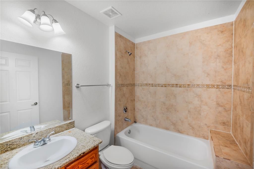 For Rent: $1,400 (2 beds, 2 baths, 1050 Square Feet)