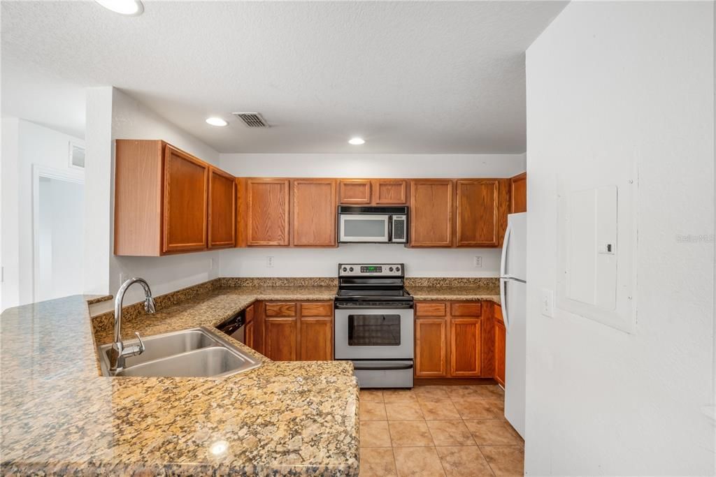 For Rent: $1,400 (2 beds, 2 baths, 1050 Square Feet)