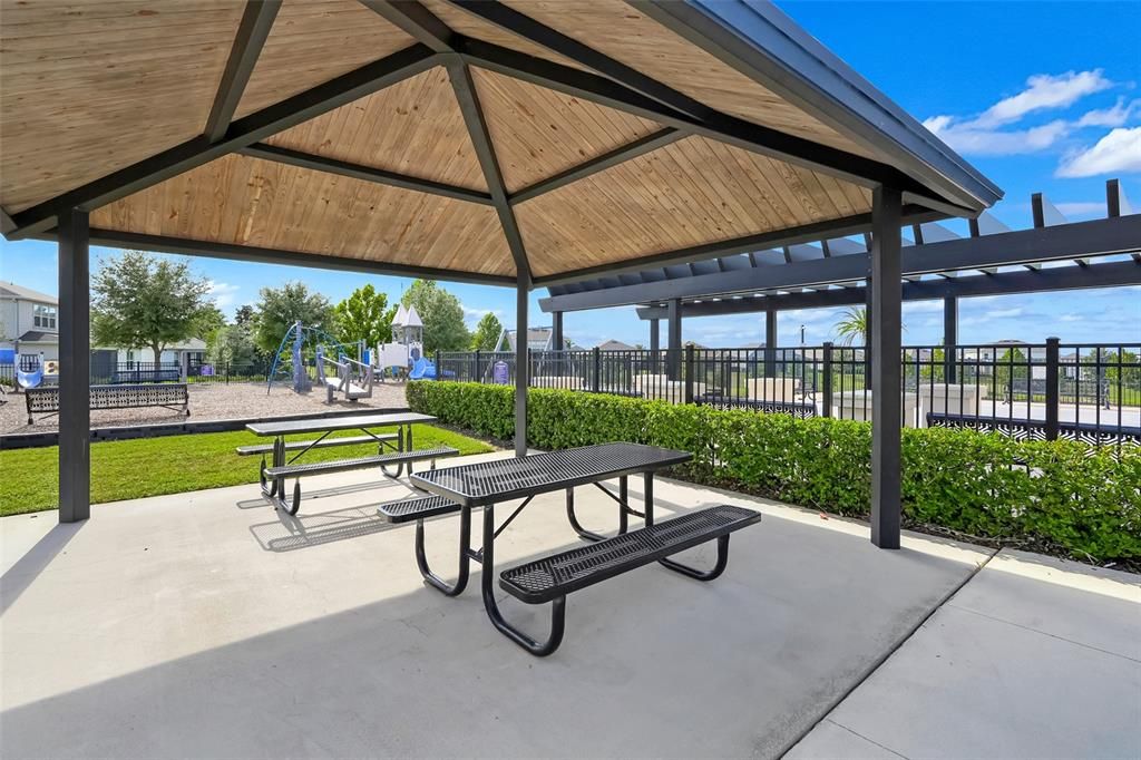 For Sale: $560,000 (3 beds, 2 baths, 2144 Square Feet)