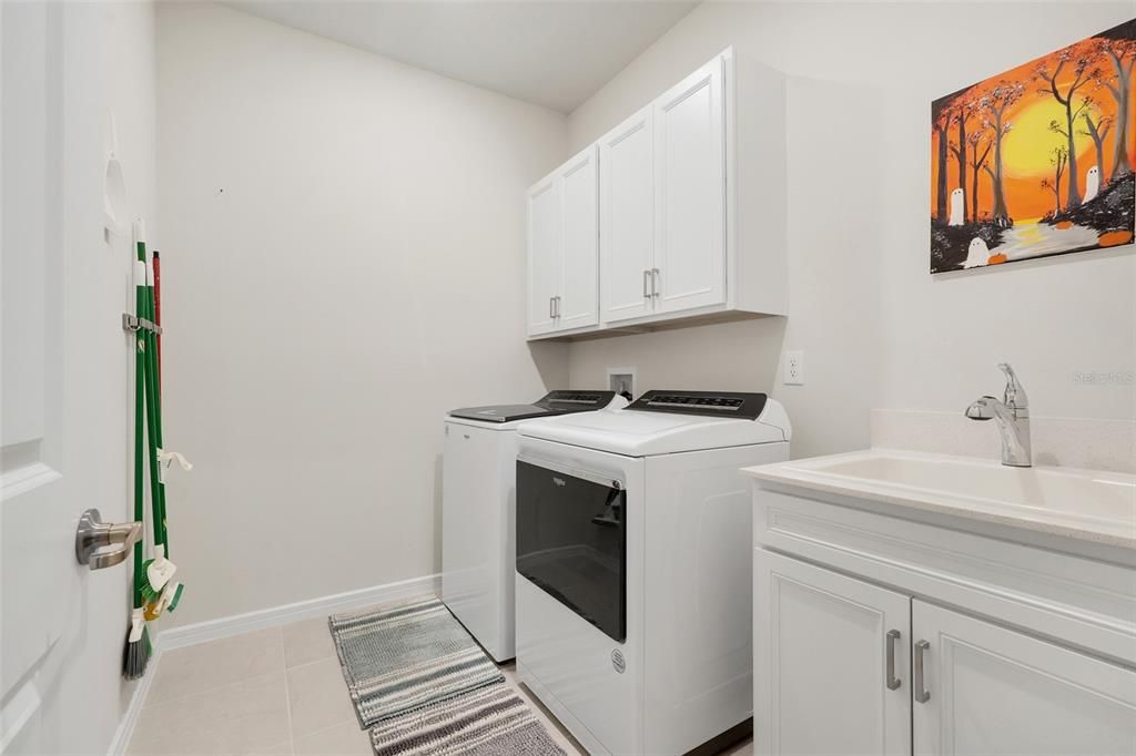 For Sale: $560,000 (3 beds, 2 baths, 2144 Square Feet)