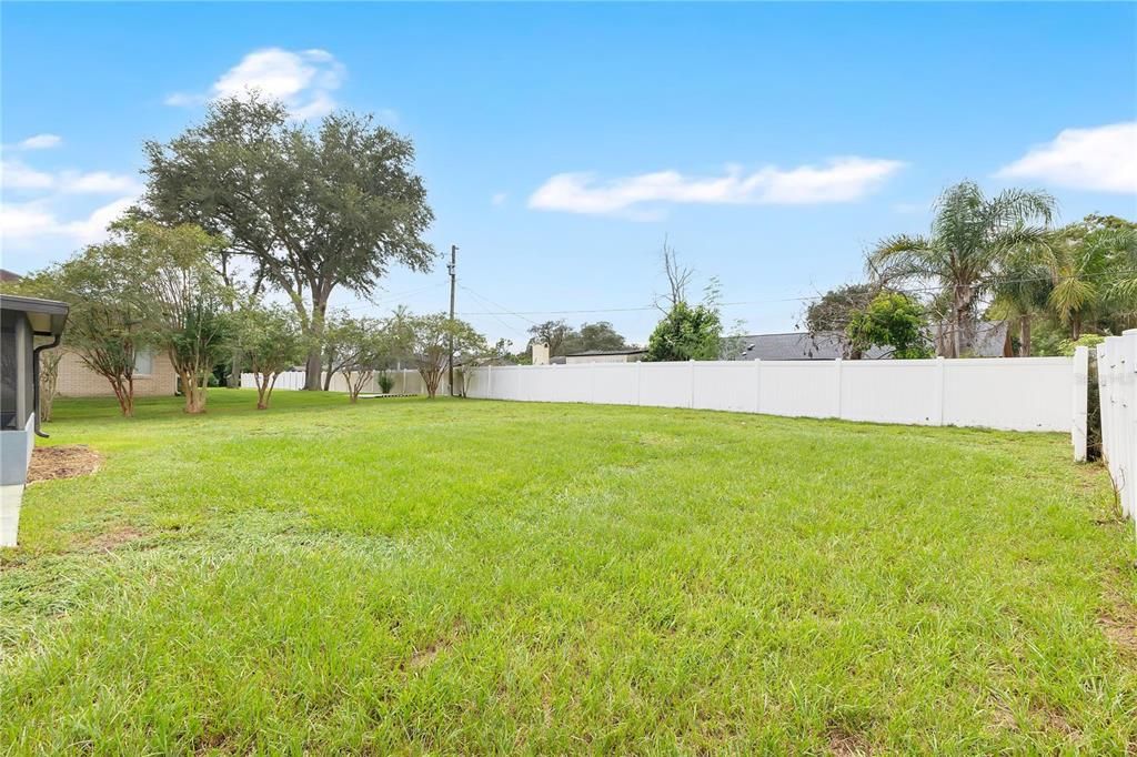 For Sale: $249,900 (2 beds, 2 baths, 1116 Square Feet)