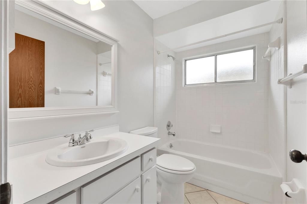 For Sale: $249,900 (2 beds, 2 baths, 1116 Square Feet)