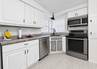 For Sale: $375,000 (2 beds, 1 baths, 1305 Square Feet)