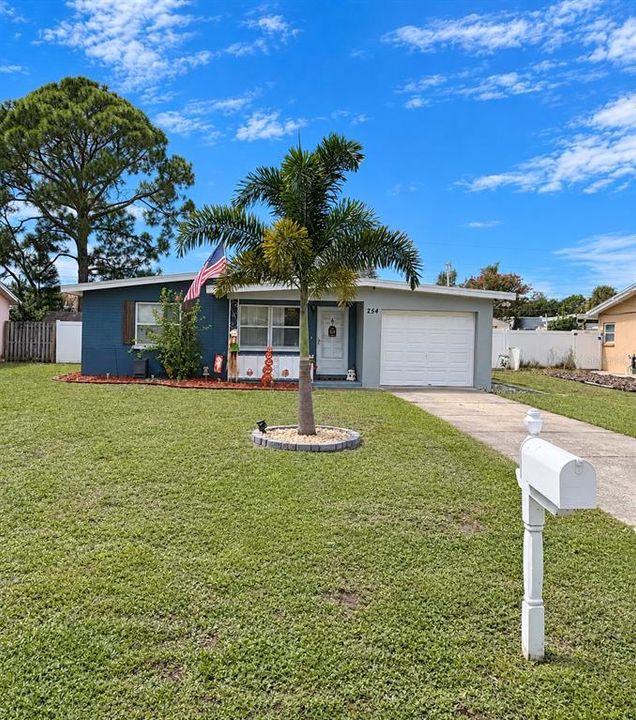 For Sale: $375,000 (2 beds, 1 baths, 1305 Square Feet)