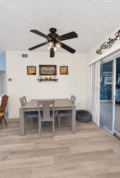 For Sale: $375,000 (2 beds, 1 baths, 1305 Square Feet)