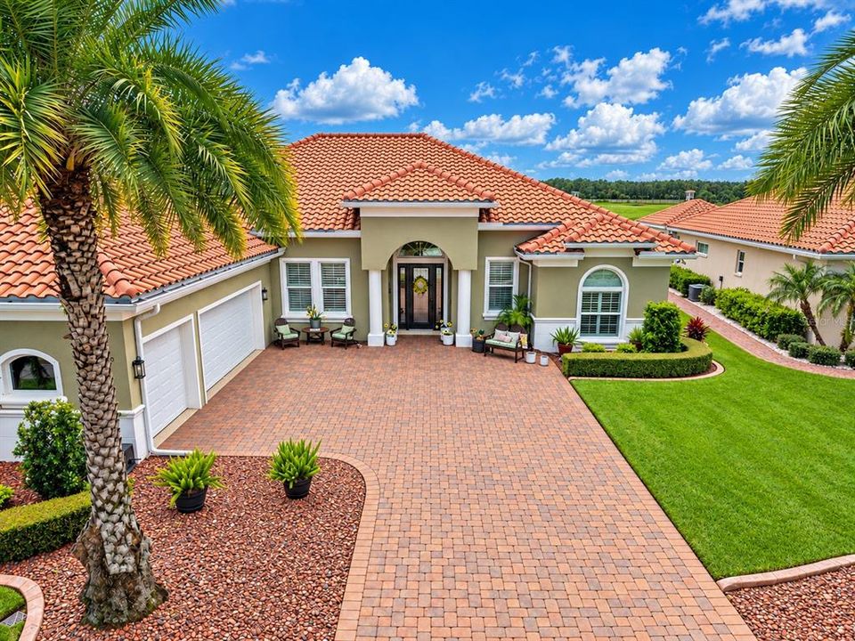 For Sale: $1,100,000 (3 beds, 3 baths, 2669 Square Feet)