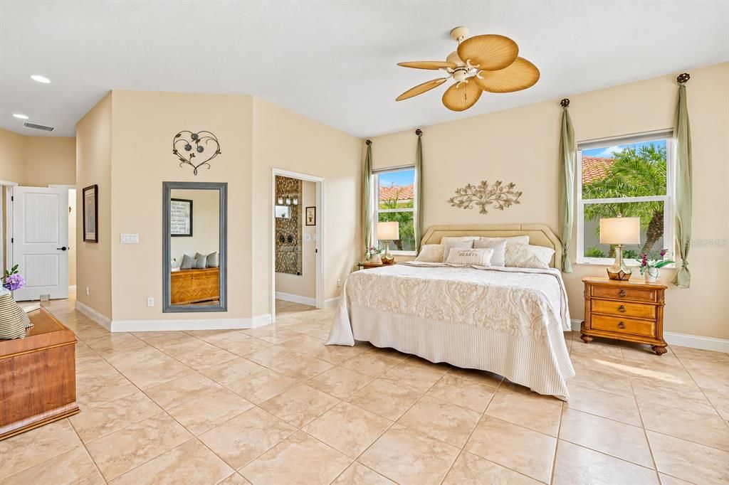 For Sale: $1,100,000 (3 beds, 3 baths, 2669 Square Feet)
