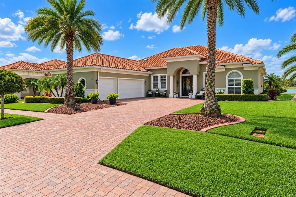 For Sale: $1,100,000 (3 beds, 3 baths, 2669 Square Feet)
