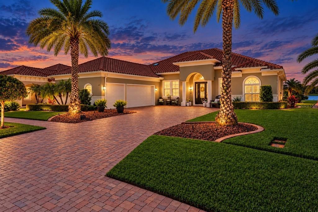 For Sale: $1,100,000 (3 beds, 3 baths, 2669 Square Feet)