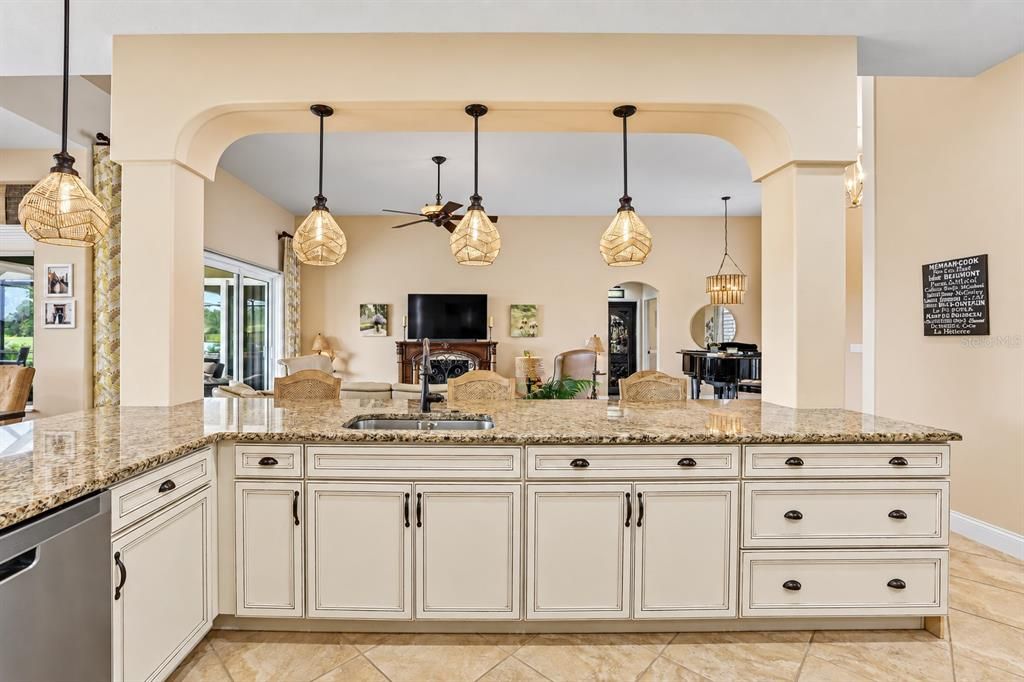 For Sale: $1,100,000 (3 beds, 3 baths, 2669 Square Feet)