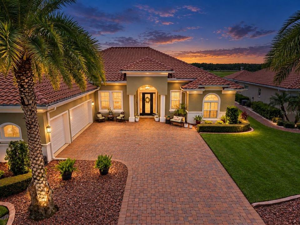 For Sale: $1,100,000 (3 beds, 3 baths, 2669 Square Feet)