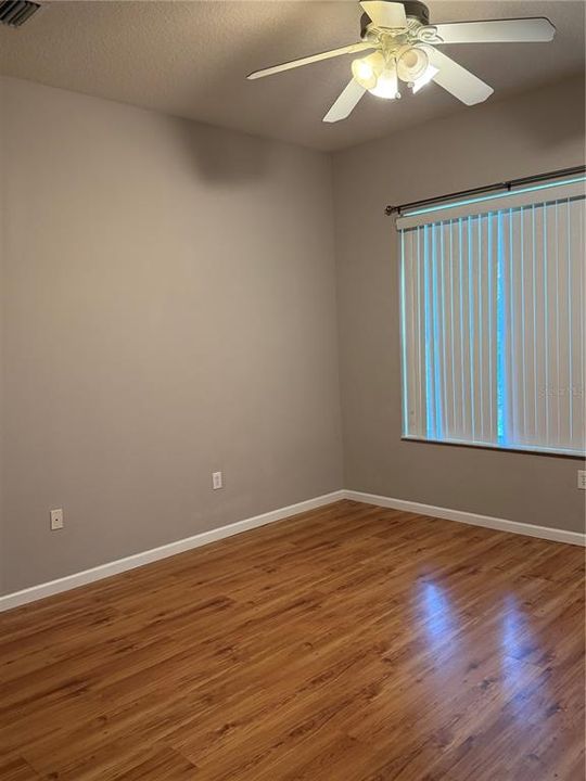 En Venta: $419,900 (4 camas, 3 baños, 2184 Pies cuadrados)