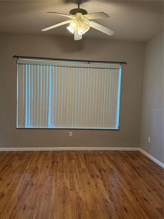 En Venta: $419,900 (4 camas, 3 baños, 2184 Pies cuadrados)