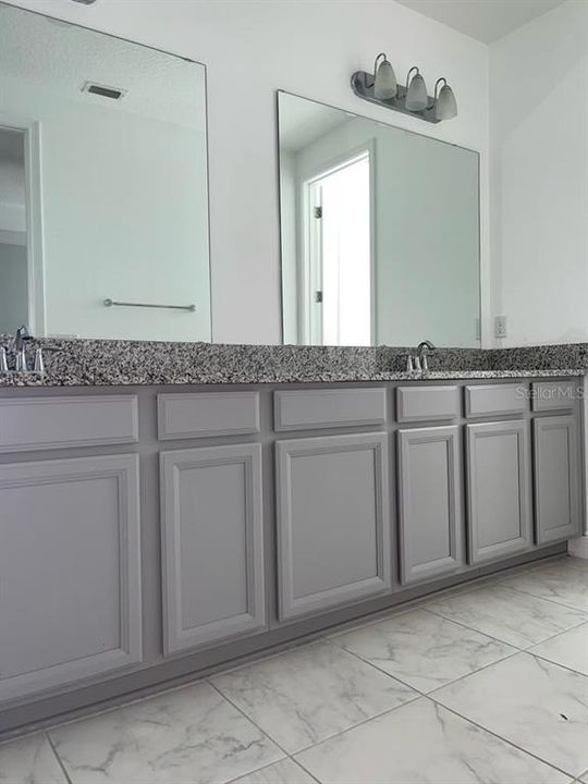 На продажу: $369,000 (3 спален, 2 ванн, 1607 Квадратных фут)
