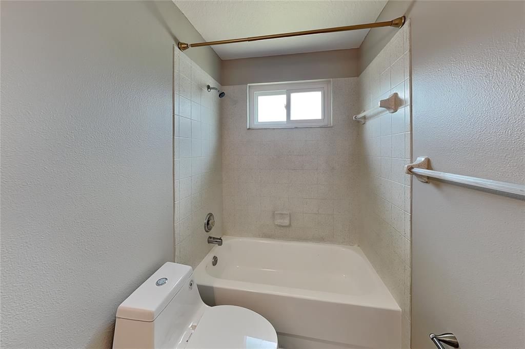 For Rent: $2,559 (4 beds, 3 baths, 2008 Square Feet)