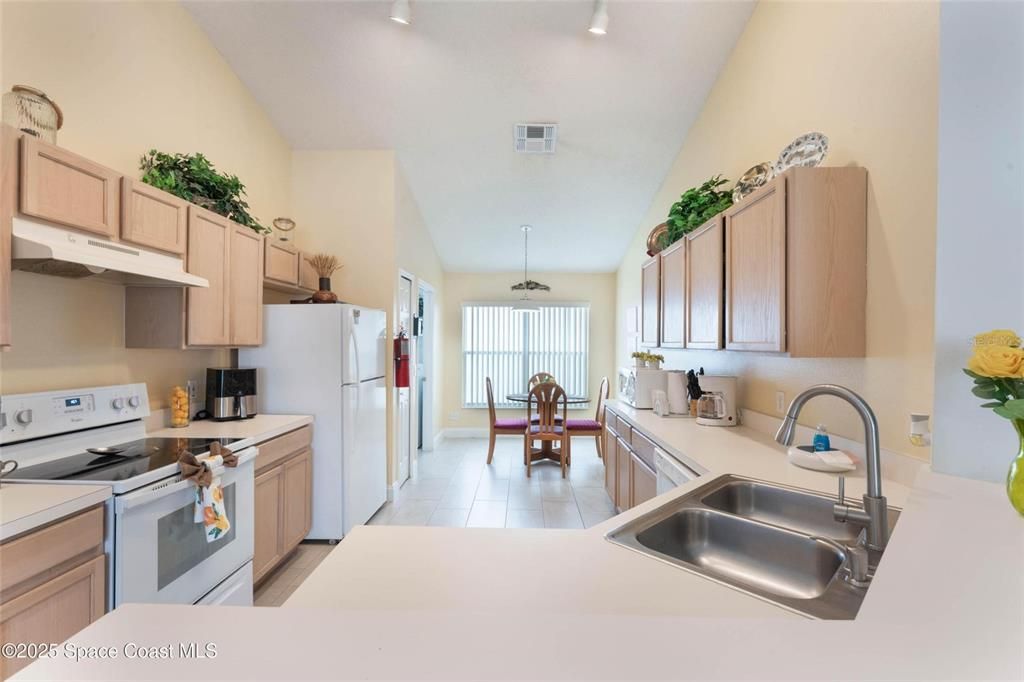 For Sale: $415,000 (4 beds, 2 baths, 1864 Square Feet)