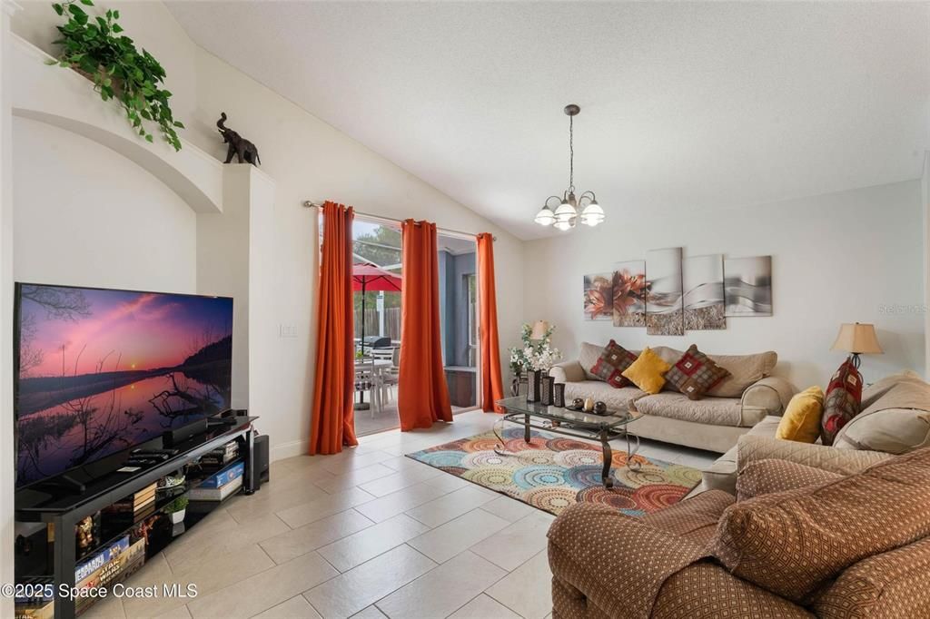 For Sale: $415,000 (4 beds, 2 baths, 1864 Square Feet)
