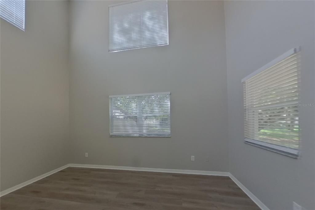 For Rent: $2,079 (4 beds, 2 baths, 2194 Square Feet)