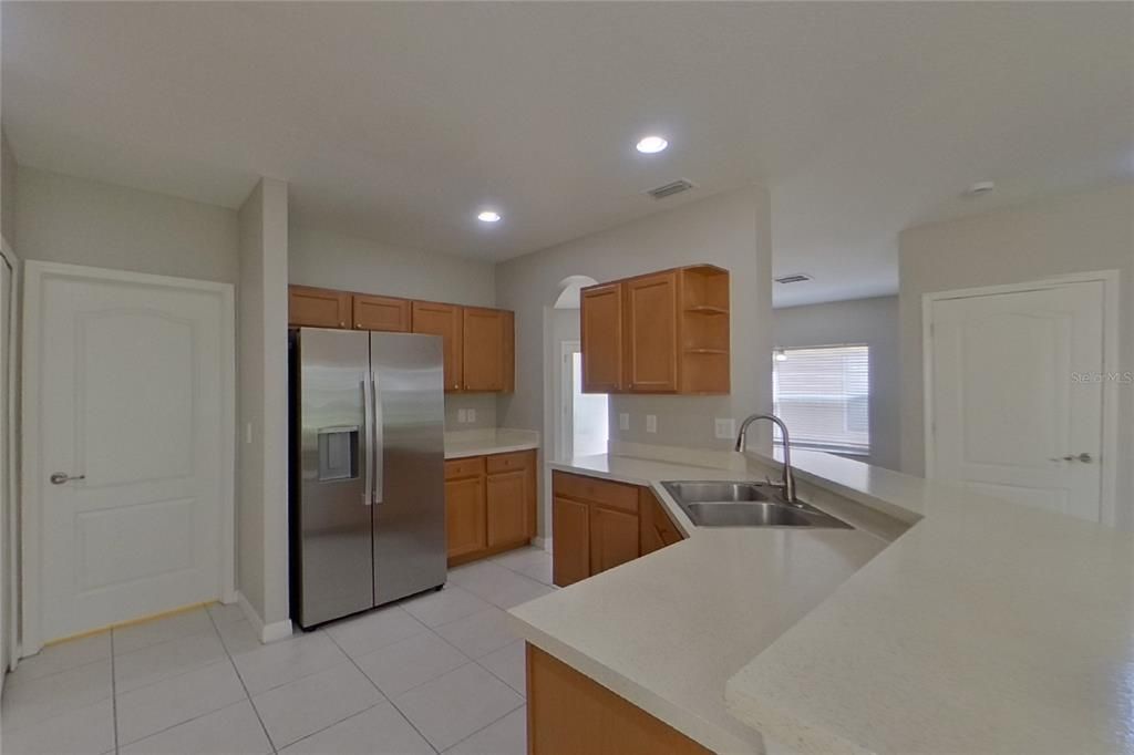 For Rent: $2,079 (4 beds, 2 baths, 2194 Square Feet)