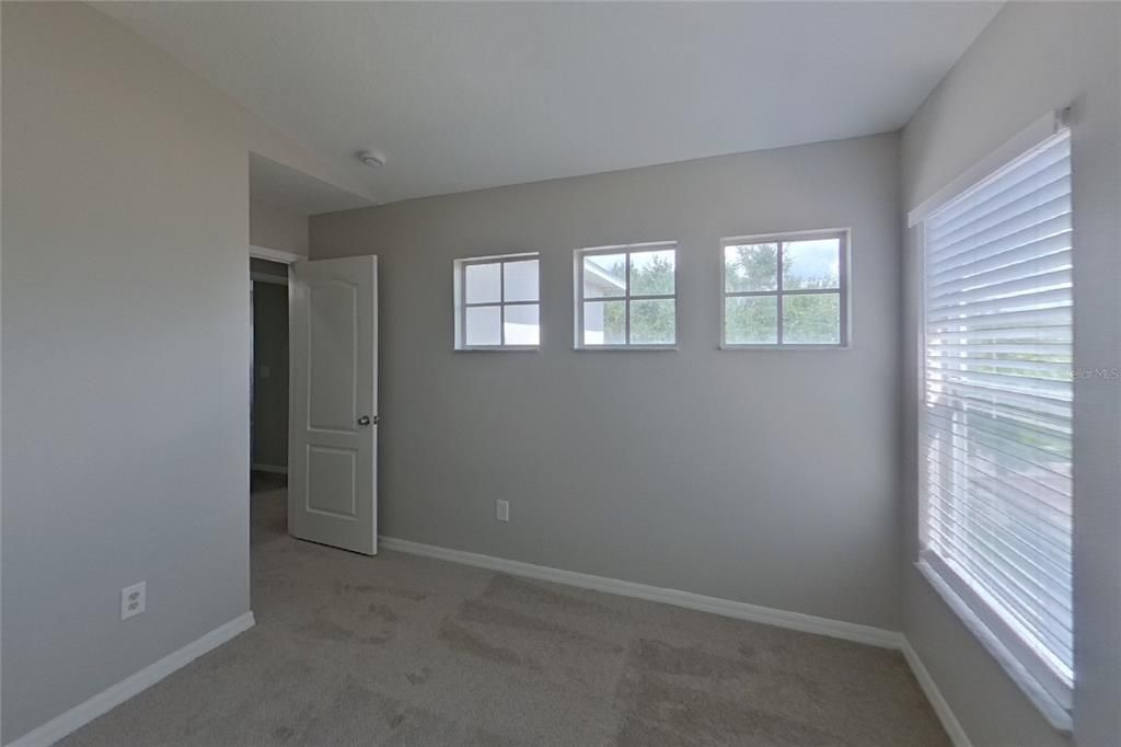 For Rent: $2,079 (4 beds, 2 baths, 2194 Square Feet)