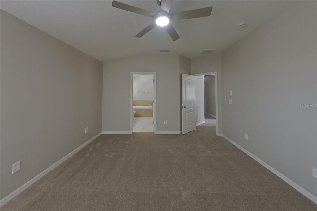 For Rent: $2,079 (4 beds, 2 baths, 2194 Square Feet)