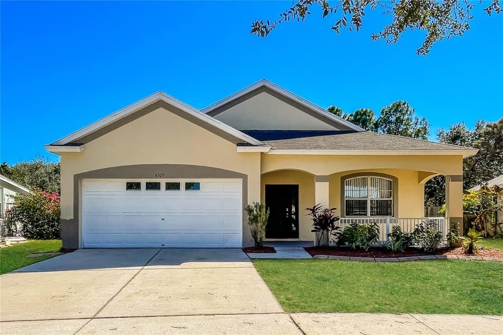 For Rent: $2,149 (4 beds, 2 baths, 1747 Square Feet)