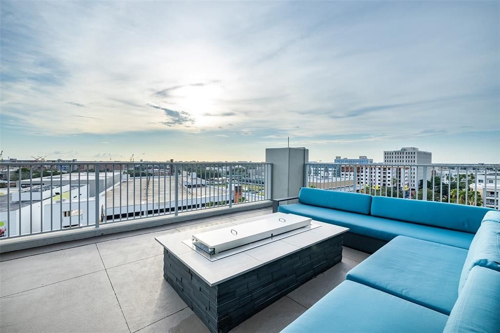 В аренду: $2,995 (1 спален, 1 ванн, 746 Квадратных фут)