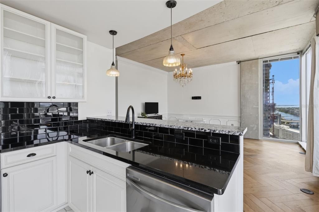 В аренду: $2,995 (1 спален, 1 ванн, 746 Квадратных фут)