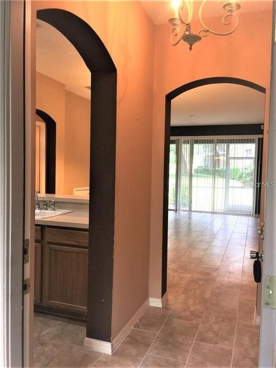 For Rent: $1,900 (3 beds, 2 baths, 1504 Square Feet)