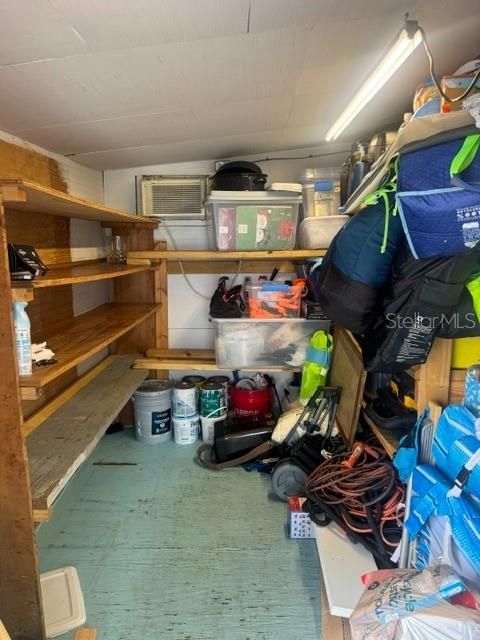 For Sale: $150,000 (1 beds, 1 baths, 460 Square Feet)