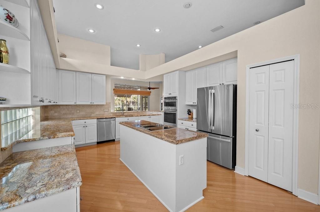 For Sale: $750,000 (3 beds, 2 baths, 2242 Square Feet)