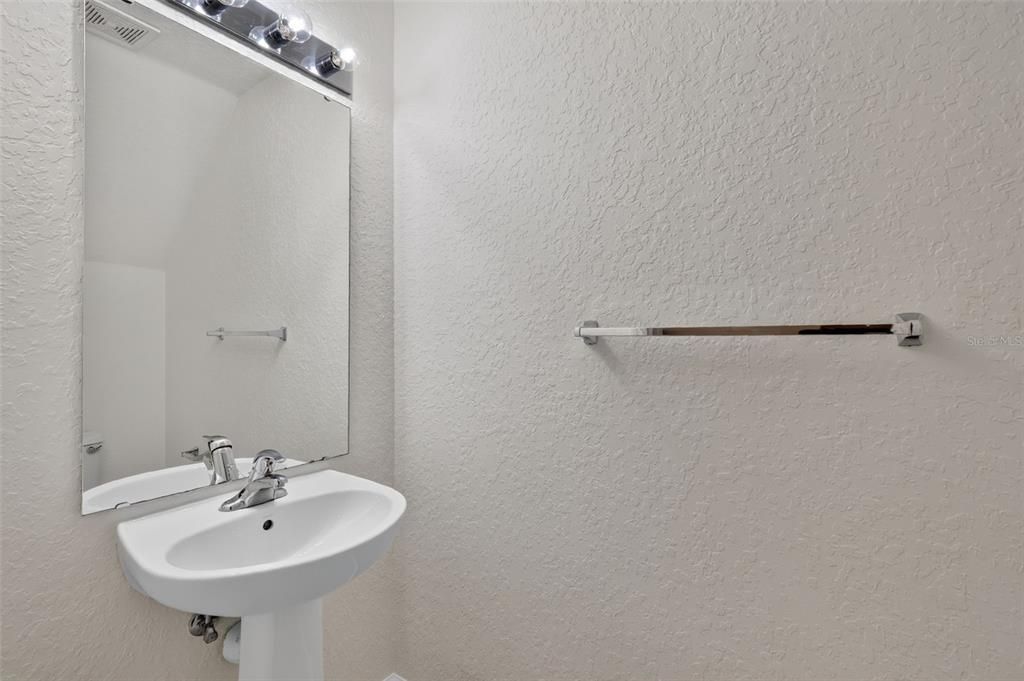 En Venta: $195,000 (3 camas, 2 baños, 1584 Pies cuadrados)
