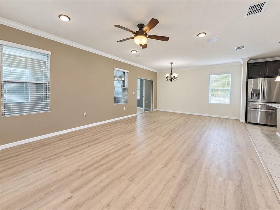 For Sale: $340,000 (5 beds, 4 baths, 1872 Square Feet)