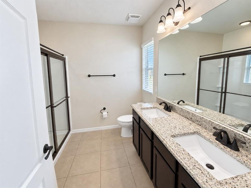 For Sale: $340,000 (5 beds, 4 baths, 1872 Square Feet)
