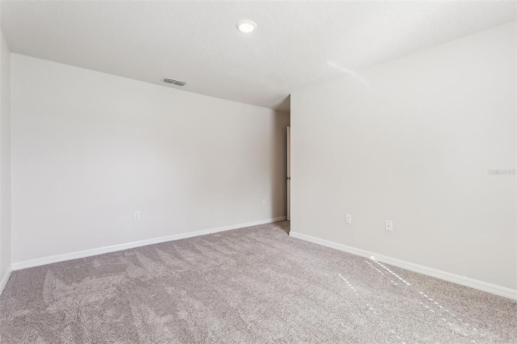 For Sale: $299,900 (3 beds, 2 baths, 1244 Square Feet)