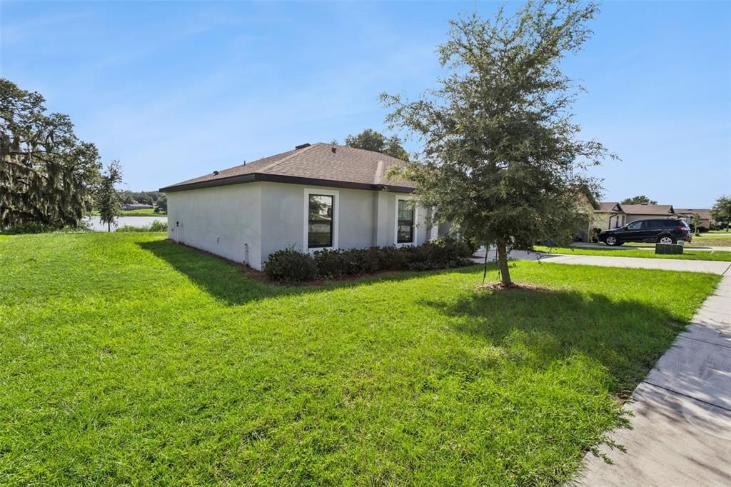 For Sale: $299,900 (3 beds, 2 baths, 1244 Square Feet)