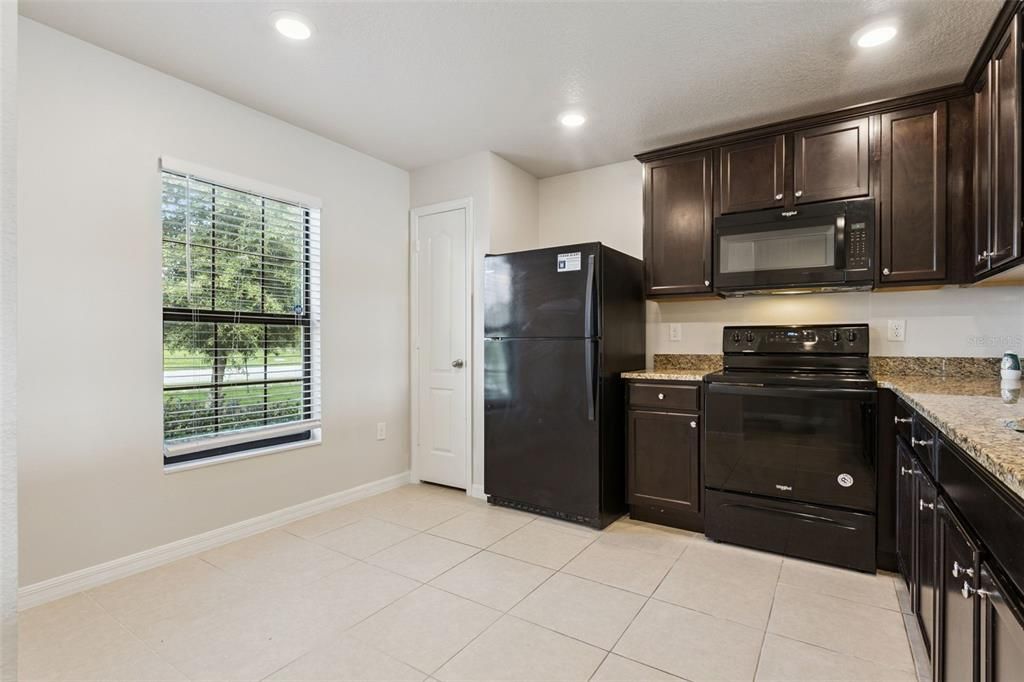 For Sale: $299,900 (3 beds, 2 baths, 1244 Square Feet)