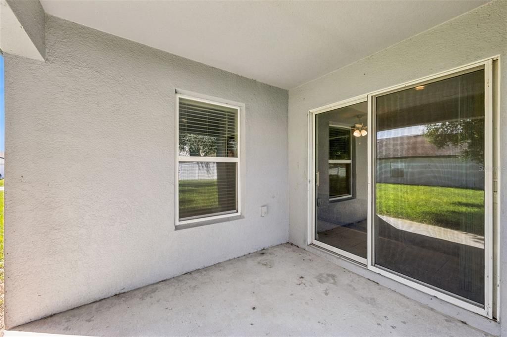 En Venta: $345,000 (5 camas, 3 baños, 1944 Pies cuadrados)
