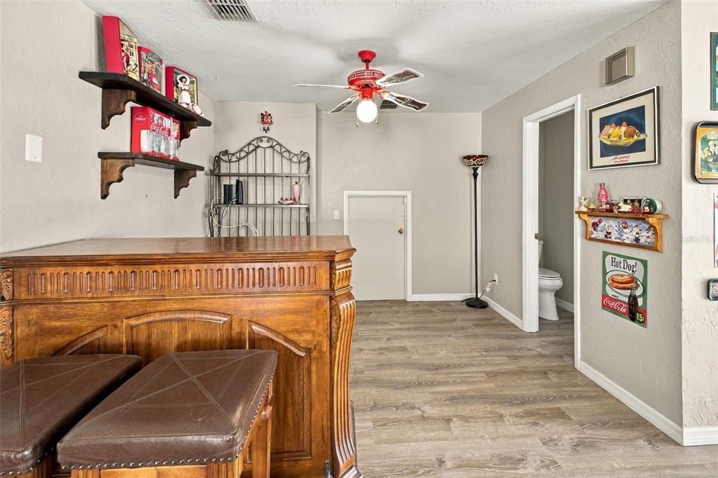 For Sale: $950,000 (3 beds, 3 baths, 2941 Square Feet)