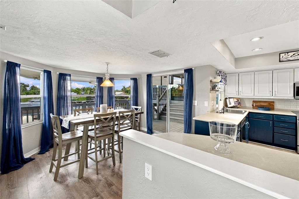 For Sale: $950,000 (3 beds, 3 baths, 2941 Square Feet)