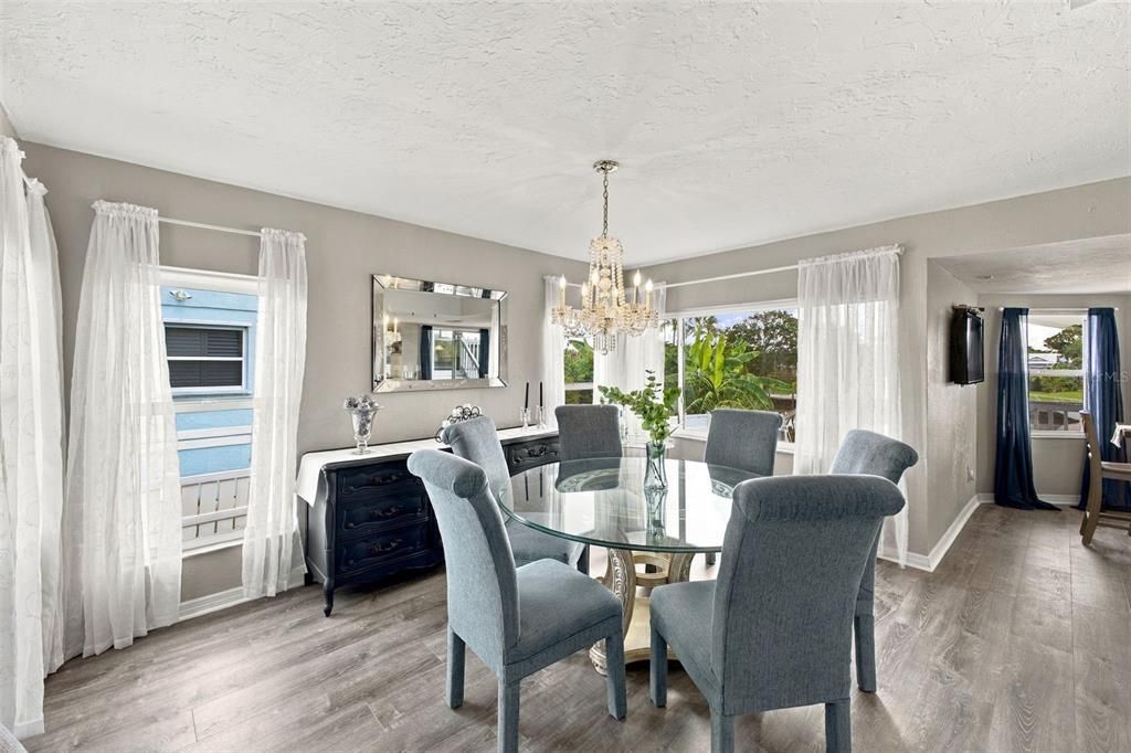 For Sale: $950,000 (3 beds, 3 baths, 2941 Square Feet)