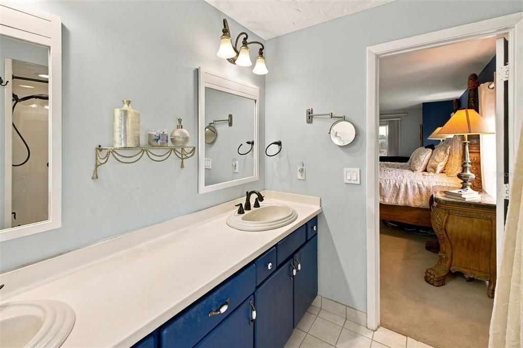 For Sale: $950,000 (3 beds, 3 baths, 2941 Square Feet)