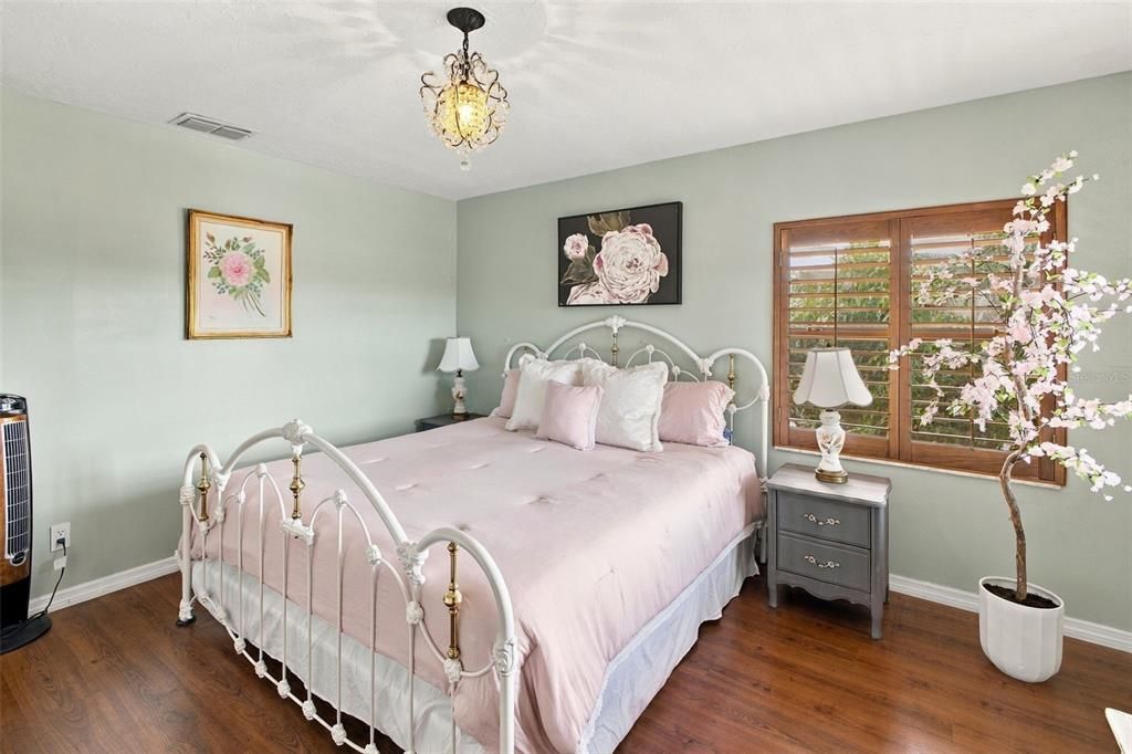 For Sale: $950,000 (3 beds, 3 baths, 2941 Square Feet)