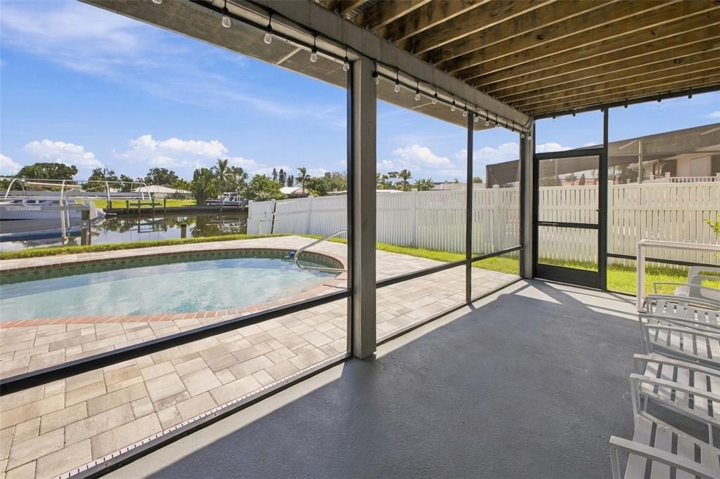 For Sale: $950,000 (3 beds, 3 baths, 2941 Square Feet)