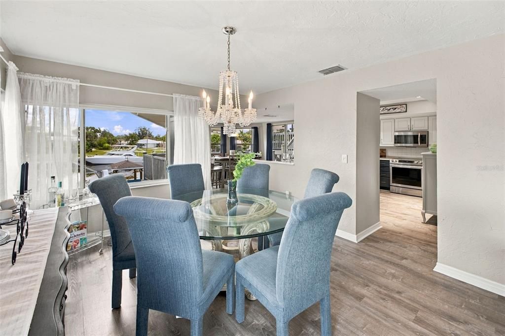 For Sale: $950,000 (3 beds, 3 baths, 2941 Square Feet)