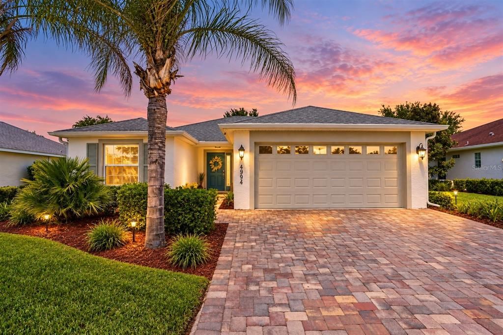 For Sale: $307,500 (3 beds, 2 baths, 1315 Square Feet)